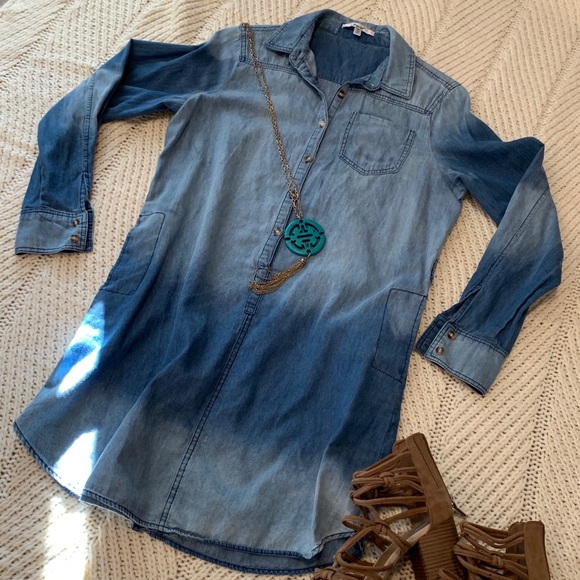 Papaya Dresses & Skirts - Papaya - Size Medium - Cute Denim Dress